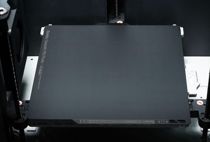 Step 2: Lower the plate and secure it to the magnetic platform